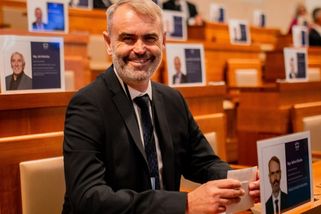 Šlachta obvinil Fialu, Stanjuru i Decroix. O podezřelých okolnostech bitcoinové kauzy podle něj věděli